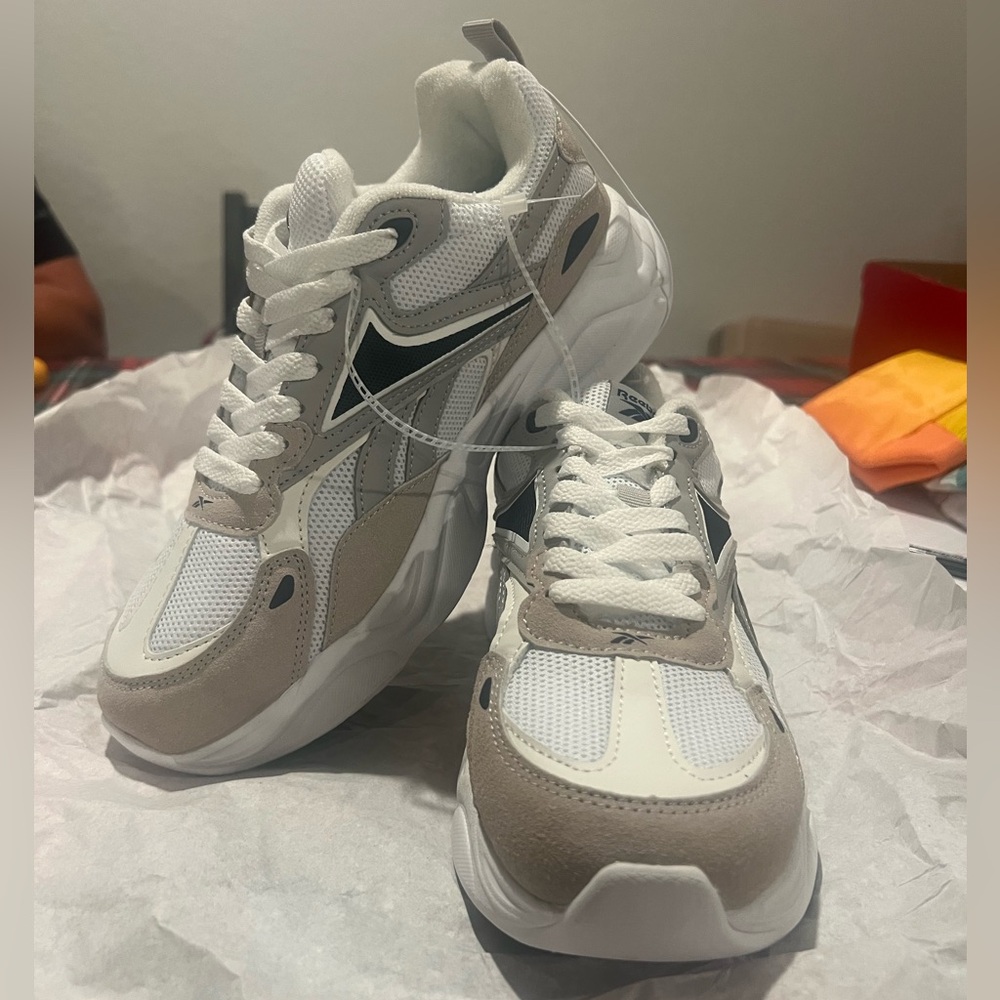NEW Reebok Charge Y2K Chunky Sneakers